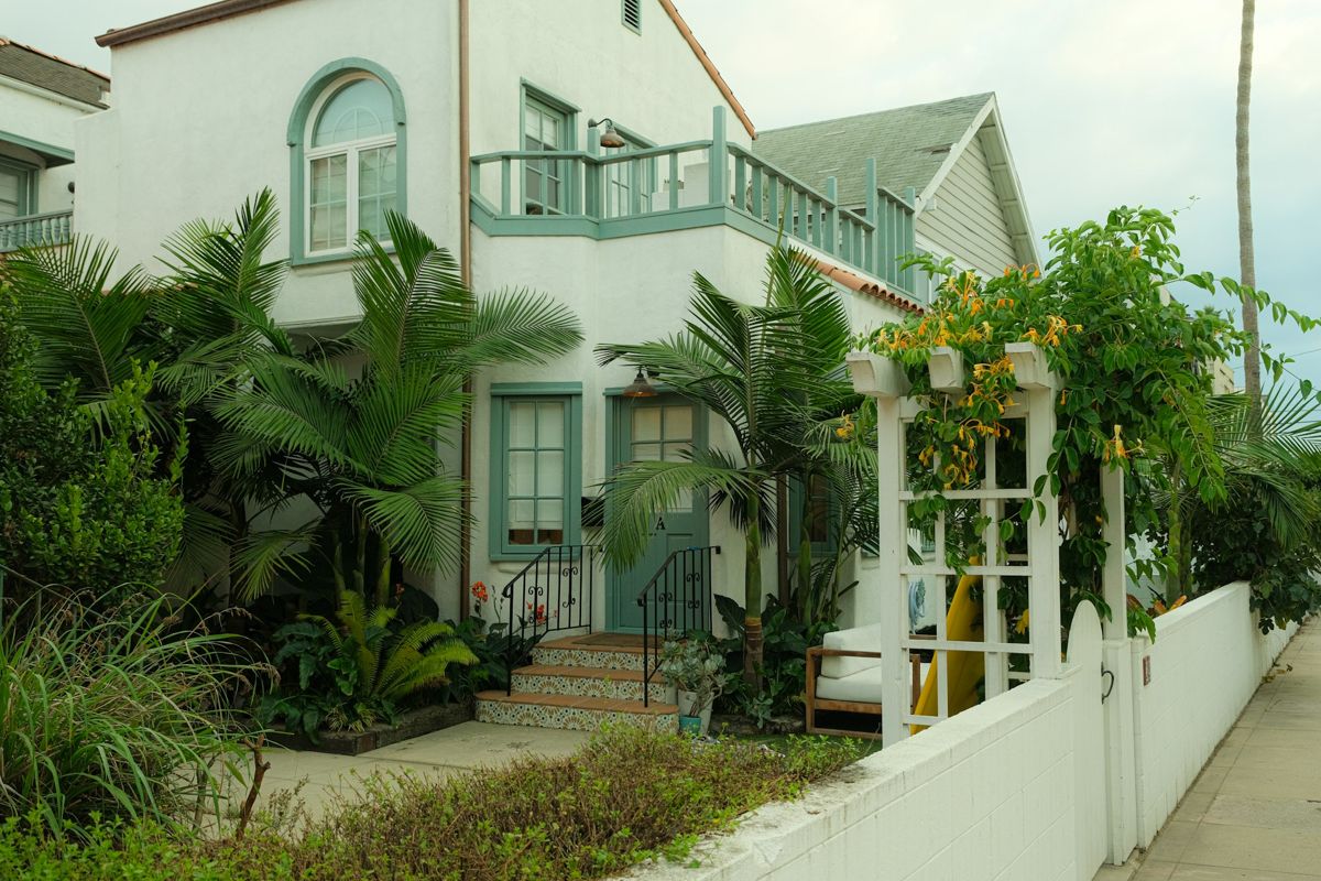 Los Angeles home (stock photo)